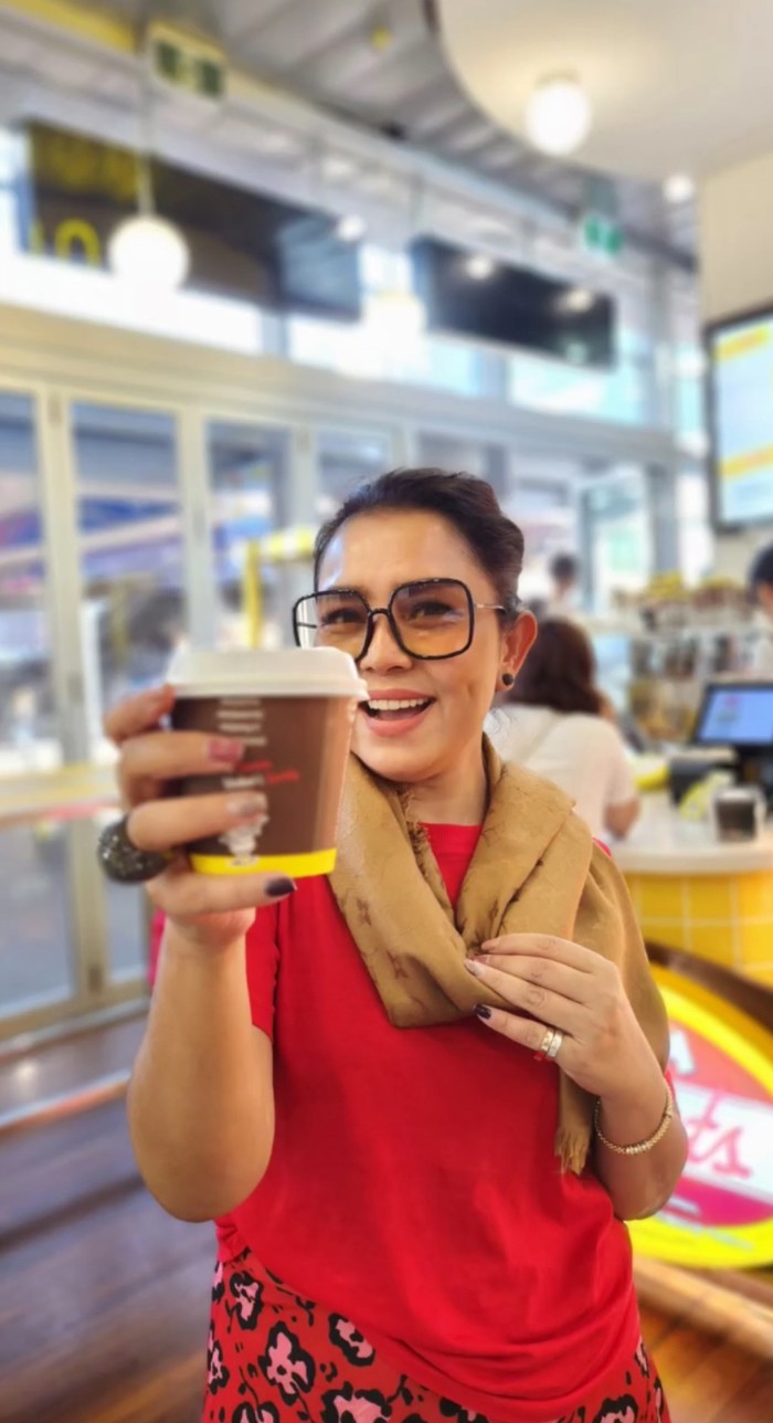 Potret Mayangsari Ngopi Cantik hingga Makan Bareng Keluarga