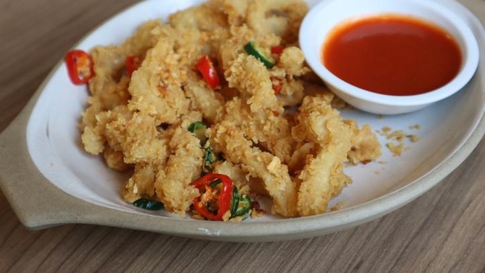 Fried foods are high in saturated fat and trans fat, that can put consumer at risk for coronary artery disease, heart failure, heart attack, and stroke.