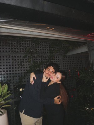 Selamat 7 Tahun Pernikahan Rizky Alatas dan Adzana Bing Slamet
