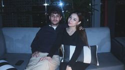 Selamat 7 Tahun Pernikahan Rizky Alatas dan Adzana Bing Slamet Selamat 7 Tahun Pernikahan Rizky Alatas dan Adzana Bing Slamet