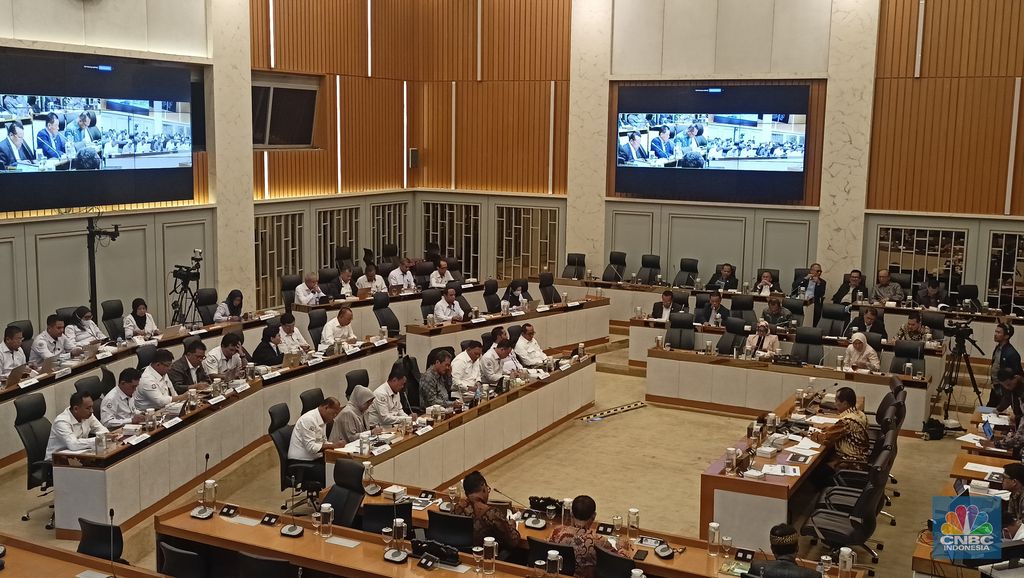 Suasana rapat kerja dengan Komisi IV DPR RI, Rabu (2/7/2025). (CNBC Indonesia/Ferry Sandi)