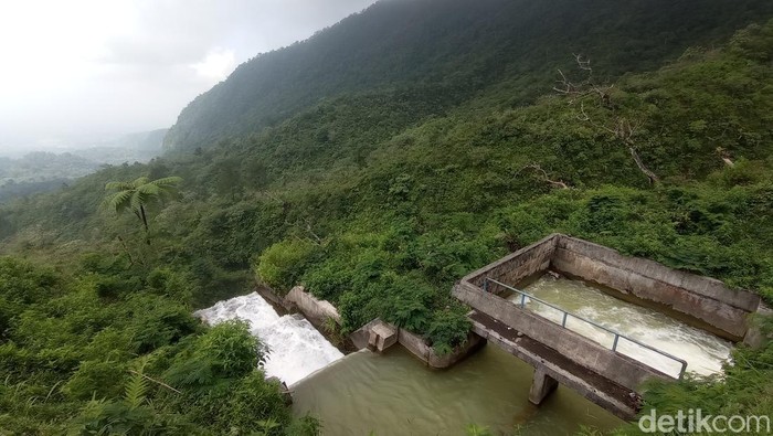 Suasana tunnel kawah Gunung Galunggung Tasikmalaya, Rabu (2/7/2025).