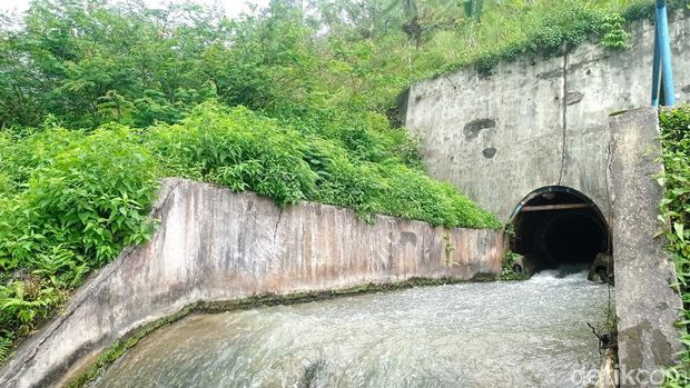 Suasana tunnel kawah Gunung Galunggung Tasikmalaya, Rabu (2/7/2025).
