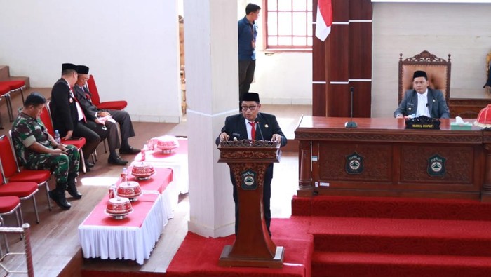 Bupati Takalar Muhamad Firdaus saat menghadiri rapat paripurna DPRD Takalar. Dokumen Istimewa