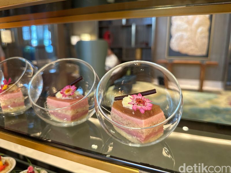 TWG Tea Teddies hadir di The Lounge Intercontinental Pondok Indah Jakarta. Delapan varian TWG Tea Teddies disajikan dalam bentuk high tea yang menggugah selera.