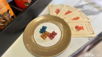 Gimik kartu tarot Teddies ini memberikan pengalaman yang menyenangkan ketika mencicipi teh. Teh gummy bear ini dapat dinikmati dingin maupun panas. Foto: Yenny Mustika Sari/detikcom