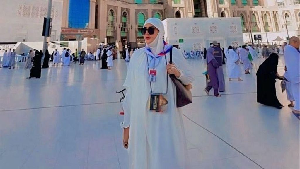 Vernita Syabilla Mohon Doa Pertobatan Diterima Tuhan Saat Umrah