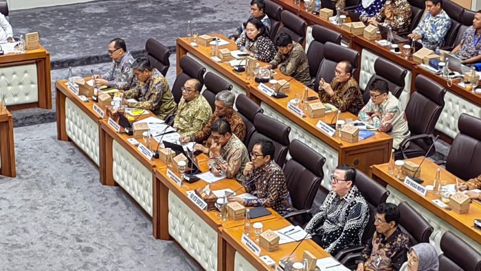 Wakil Menteri Perindustrian (Wamenperin) Faisol Riza, dalam rapat kerja dengan Komisi VII DPR RI di Senayan, Jakarta Pusat, Rabu (12/6/2025).