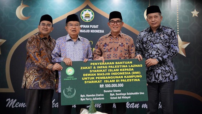 Wamenkop Ferry Julianto (Kiri), Ketua Umum Syarikat Islam Hamda Zoelva, Ketum DMI Jusuf Kalla, dan Sekretaris Jenderal DMI Rachmat Hidayat. (Dok. ist)