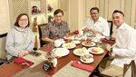 Keseruan Yovie Widianto Nongkrong Bareng Musisi Legendaris di Kafe