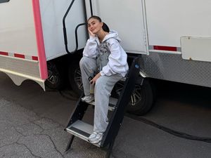Agnez Mo Selebrasi Ultah ke-39 di Lokasi Syuting