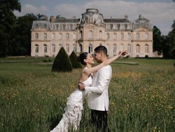 Foto: Prewedding Mesra Alyssa Daguise-Al Ghazali di Paris, Elegan Serba Putih