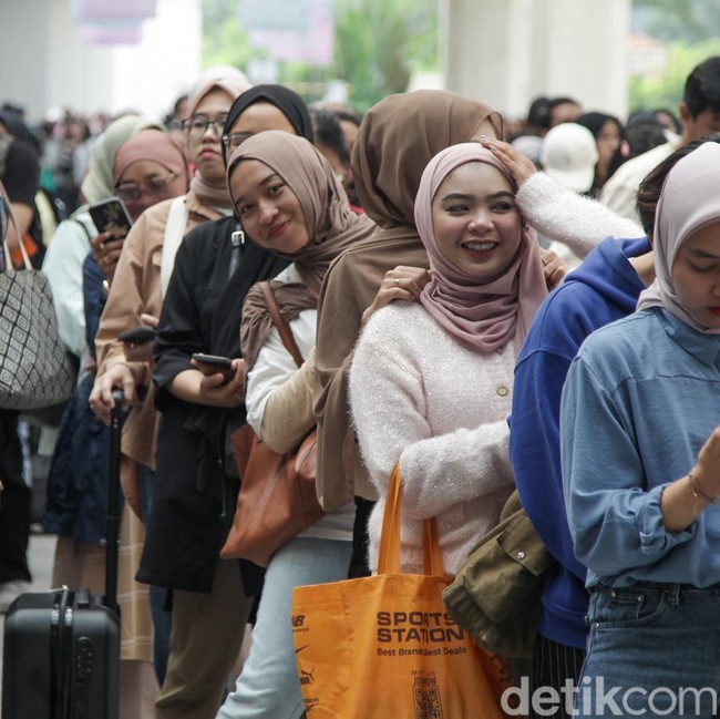 Potret Jakarta X Beauty 2025 Diserbu Beauty Enthusiast, Rela Antre dari Pagi