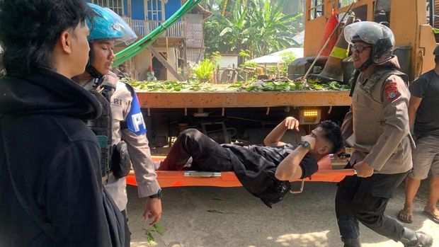 Aparat kepolisian terluka saat ricuh eksekusi lahan di Polman.