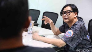 Soal permasalahan hak cipta, Armand Maulana sebagai Ketua VISI merasa sudah sangat panjang. Armand bersyukur untuk saat ini sudah ada tanggapan dari pemerintah, Komisi III DPR RI, dan mulai kembali pada jalurnya untuk penyelesaian polemik ini. Foto: Pradita Utama