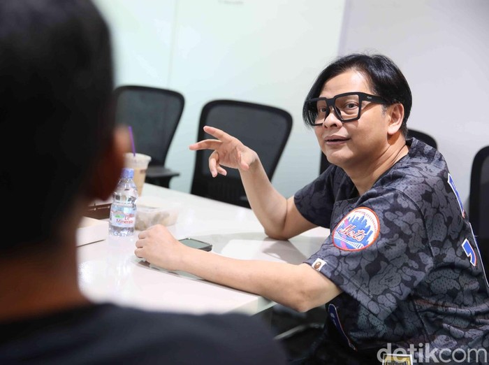 Ariel Noah dan Armand Maulana ke kantor detikcom Jakarta, Kamis (3/7/2024).