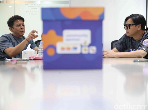 Ariel Noah dan Armand Maulana ke kantor detikcom Jakarta, Kamis (3/7/2024).