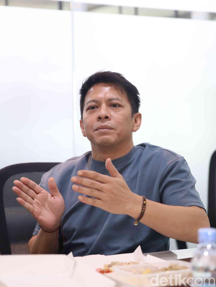 Ariel Noah dan Armand Maulana ke kantor detikcom Jakarta, Kamis (3/7/2024).