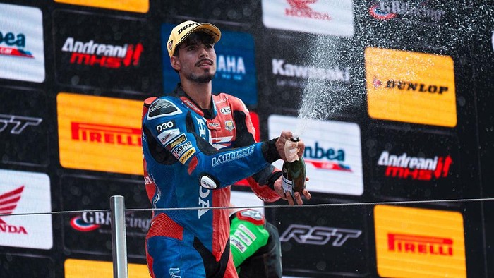 Borja Gomez of TEAM HONDA LAGLISSE in the SBK Superbikes category celebrates his second consecutive victory in the 2025 Spanish ESBK Championship, 1st round, at Montmelo Circuit de Catalunya in Barcelona, Spain, on June 21, 2025 (Photo by Ruben De La Rosa/NurPhoto via Getty Images).