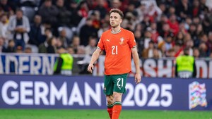 Diogo Jota meninggal dunia dalam kecelakaan mobil tragis di usia 28 tahun. Kecelakaan itu terjadi beberapa hari setelah pernikahannya dengan Rute Cardoso. Foto: IMAGO/Mikolaj Barbanell via Reut/IMAGO/Mikolaj Barbanell