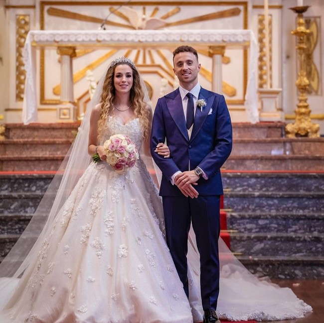 8 Foto Mesra Diogo Jota & Istri, Pemain Liverpool Meninggal Saat Baru Menikah
