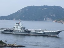 Dua Kapal Perang China Bersandar ke Hong Kong