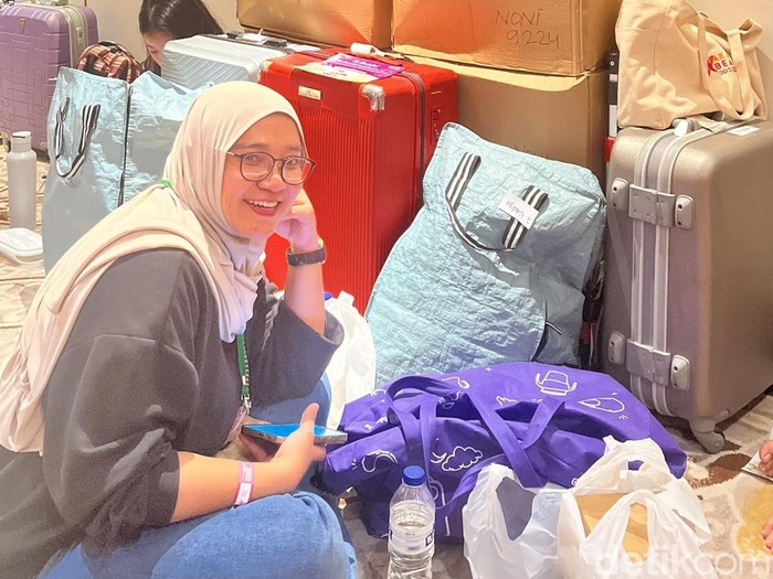 CEO Trans Digital Lifestyle Group, Putri Tanjung bersama Menekraf Teuku Riefky Harsya hingga Gubernur DKI Jakarta Pramono Anung membuka JxB 2025 di JICC, Jakarta, Kamis (3/7/2025). Event kali ini akan tetap melanjutkan tiga pilar utama yaitu innovation, inclusivity, and sustainability, yang mengutamakan fokus pada beauty enthusiasts dengan tema, 