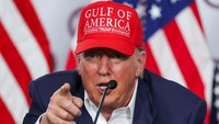 Presiden Amerika Serikat (AS) Donald Trump mengancam akan menaikkan tarif impor yang lebih tinggi atas produk-produk asal Jepang. Ancaman sanksi ini utamanya menyasar produk otomotif yang merupakan ekspor unggulan Negeri Sakura ke Amerika. REUTERS/Evelyn Hockstein