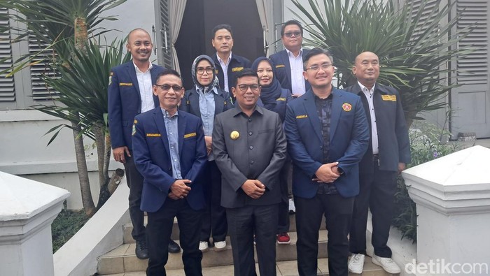 Gubernur Banten Andra Soni bertemu dengan Andika Hazrumy di Gedung Negara Pendopo Provinsi Banten, Kota Serang. (Arief/detikcom)