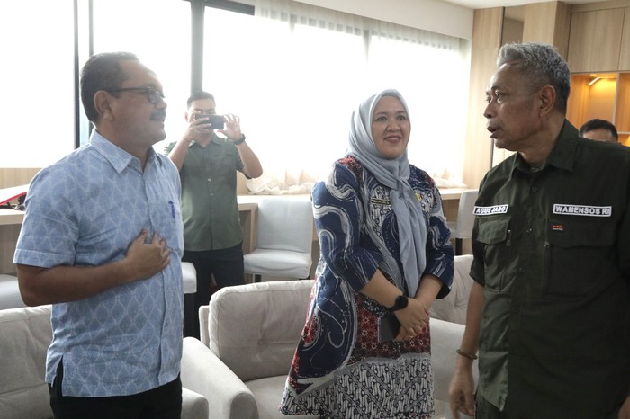 Gubernur Papua Tengah, Meki Napiwa dan Wali Kota Sibolga, Akhmad Syukri Nazry Penarik berharap Sekolah Rakyat dapat dibangun di daerahnya.