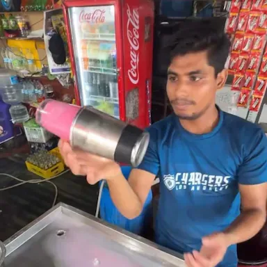 Heboh! Pedagang Sirup Diklaim 'Penjual Kaki Lima Terbersih' di India