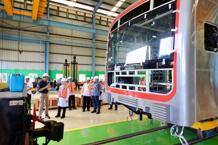 Industri Kereta Api (INKA) Banyuwangi telah merekrut ratusan pekerja lokal utamanya lulusan SMK di Banyuwangi.