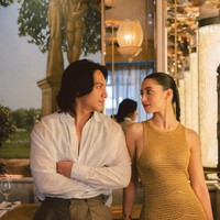 Tak hanya itu, mereka juga menyambangi fashion show Hermes dengan penampilan yang tak kalah mencuri perhatian. Keduanya mengenakan koleksi terbaru Hermes dari edisi Summer 2026, menunjukkan selera fashion yang selaras. Foto: dok. Instagram @littlemisskhan