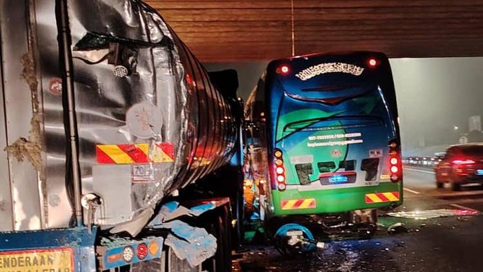 Kecelakaan Bus di Malaysia Tewaskan 2 WNI