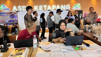 Pusat krisis center yang terletak di dalam area kantor ASDP Ketapang.