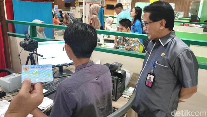 Kepala Dinas Kependudukan dan Pencatatan Sipil (Dispendukcapil) Kabupaten Sidoarjo, Reddy Kusuma