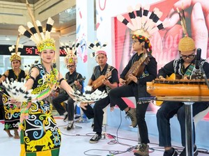 Gaung Sape Kalimantan di Tangan Kaum Perantau Muda