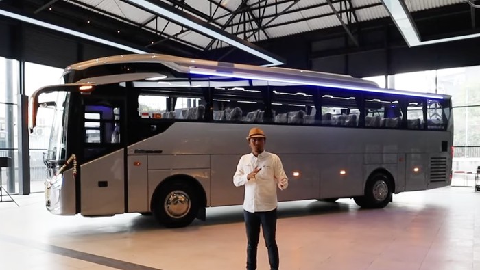 Laksana ekspor bus ke Srilanka
