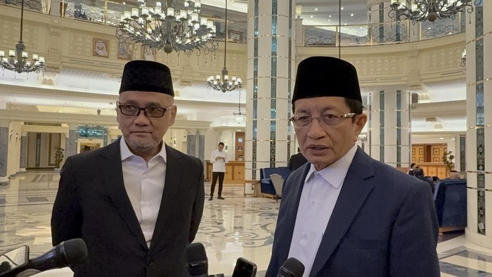 Menag Nasaruddin Umar (kanan)