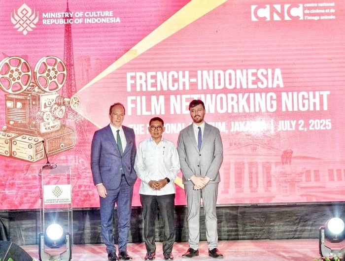 Menteri Kebudayaan RI, Fadli Zon menggelar pertemuan bilateral dengan institusi sinema Prancis, Centre national du cinéma etde limage animée (CNC) di Museum Nasional Indonesia, Jakarta.
