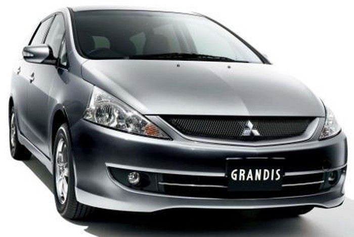 Mitsubishi Grandis model MPV