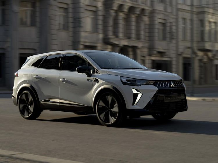 Wujud Terbaru Mitsubishi Grandis: Dulu MPV, Kini SUV Bermesin Hybrid
