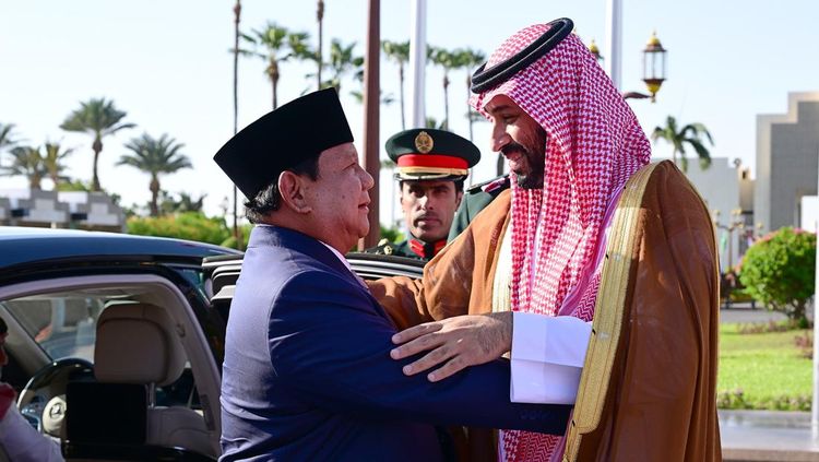 Pelukan Hangat Prabowo dan Pangeran MBS