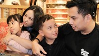 Niko Al Hakim atau akrab disapa Okin Kembali menjadi sorotan usai tampil bareng dalam podcast Rachel Vennya. Foto: Instagram @okintph