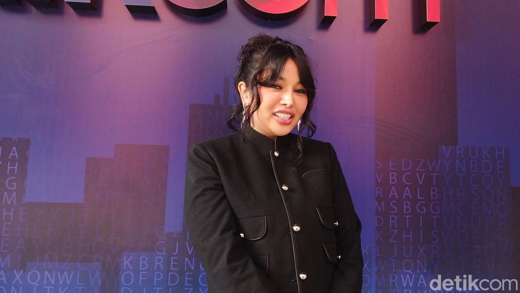 Mutia Ayu Rindukan Glenn Fredly