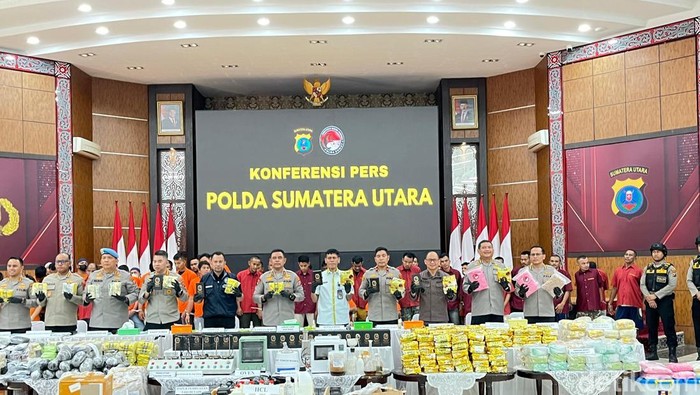 Polda Sumut saat merilis kasus narkoba.