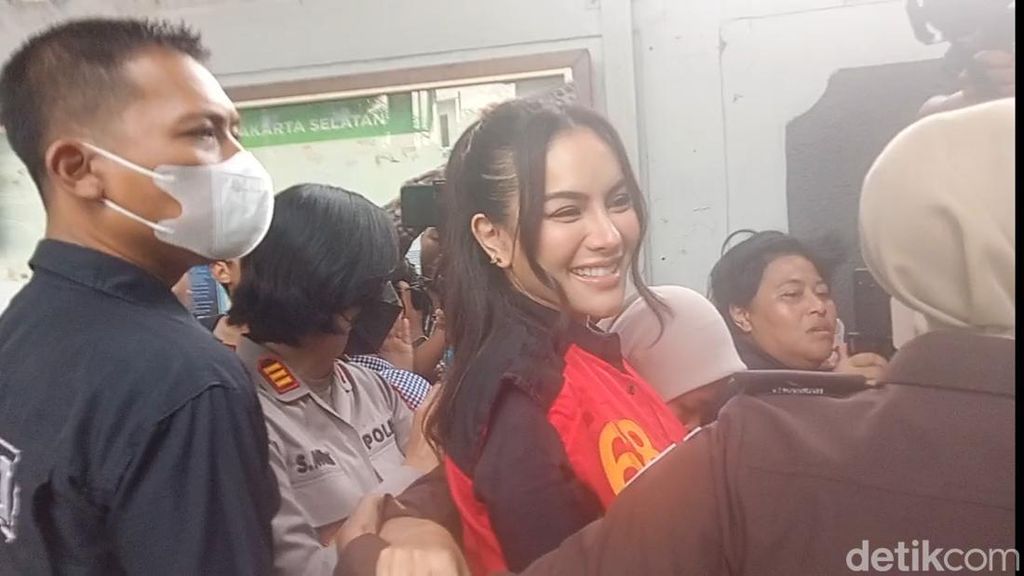 Video: Sidang Mediasi Nikita Mirzani dan Reza Gladys Berakhir Buntu