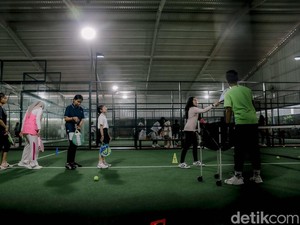 FOMO Olahraga Padel? Segini Harga Patungan Sewa Lapangan per Orang di Jaksel