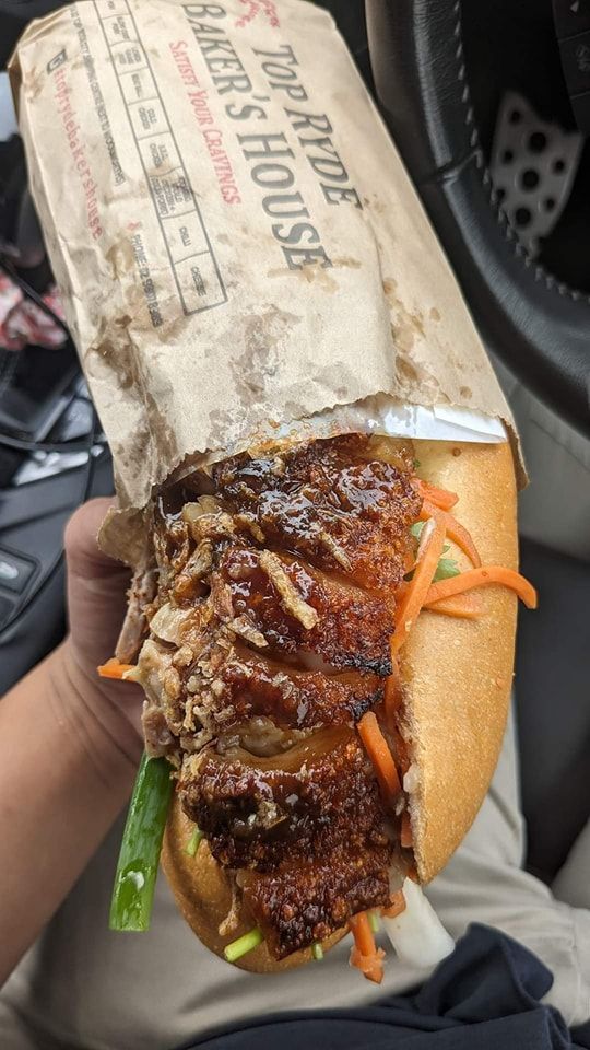 Pelanggan Ancam Tuntut Resto Rp 75 Juta karena Porsi Rotinya Melimpah