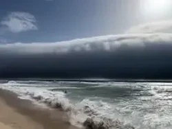 Fenomena Awan Tsunami Muncul di Portugal, Penampakannya Mengerikan